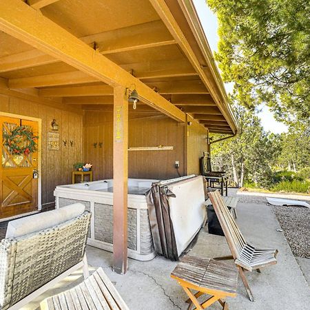 Peaceful Strawberry Cabin Fire Pit And Hot Tub Pine Exterior photo