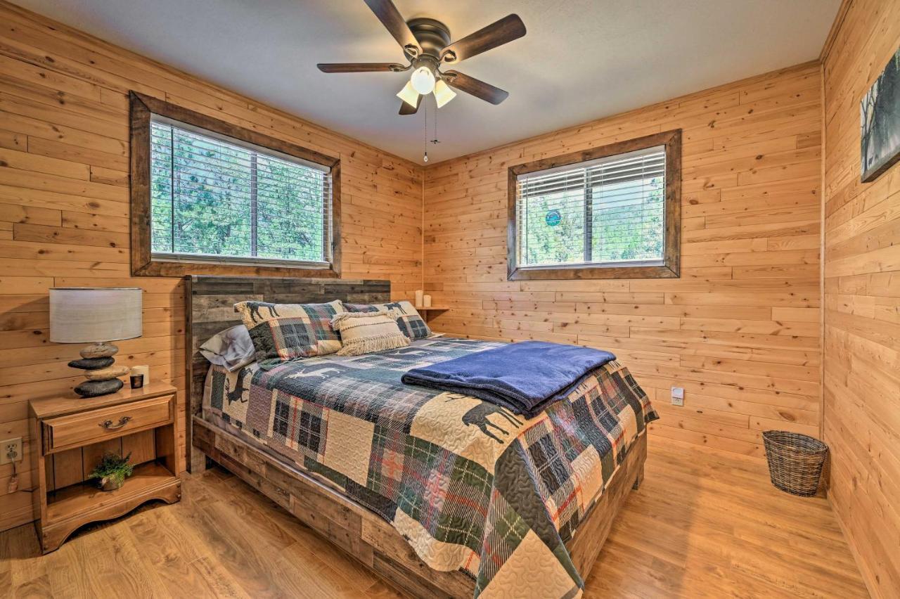 Peaceful Strawberry Cabin Fire Pit And Hot Tub Pine Exterior photo