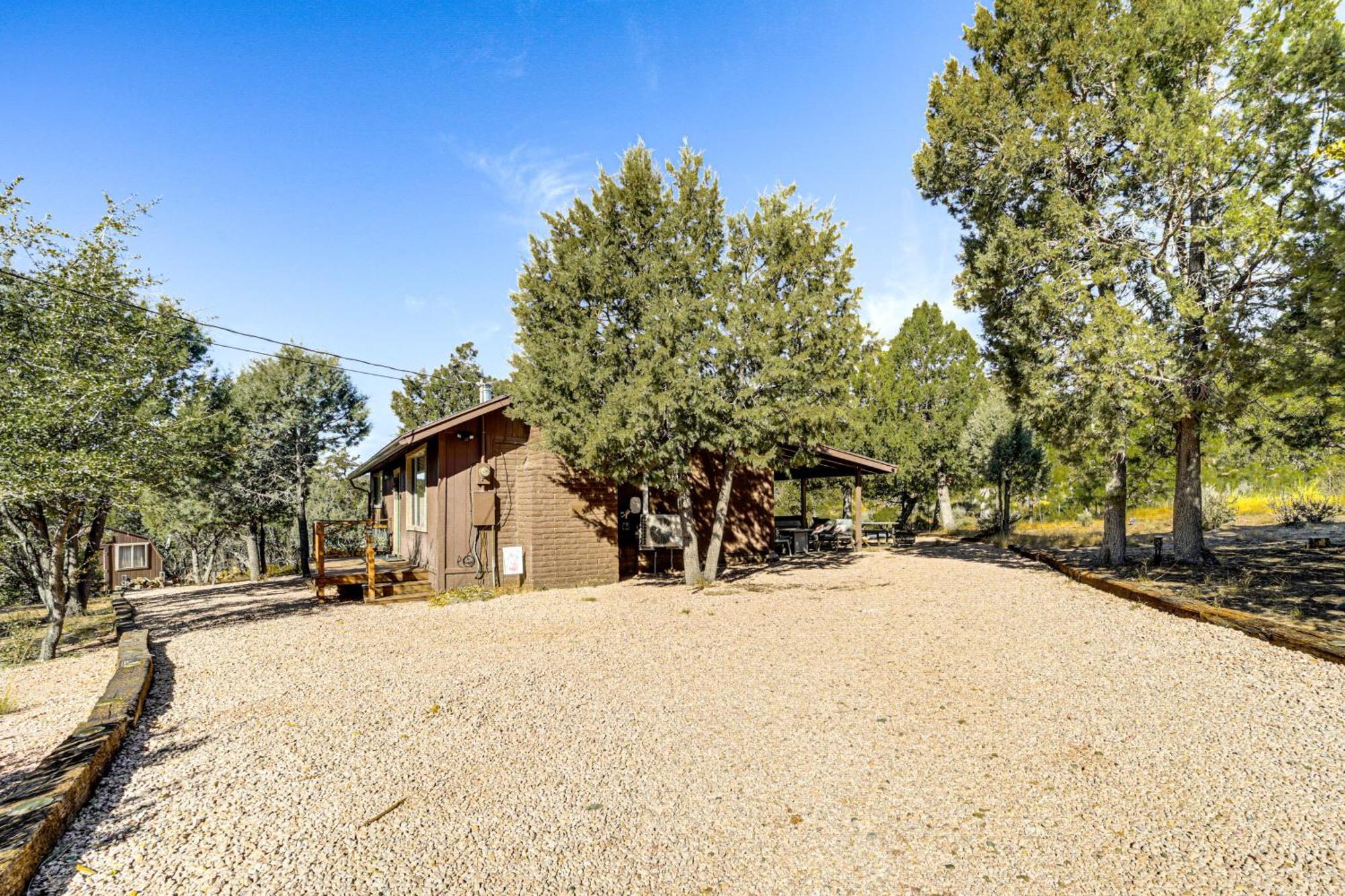 Peaceful Strawberry Cabin Fire Pit And Hot Tub Pine Exterior photo