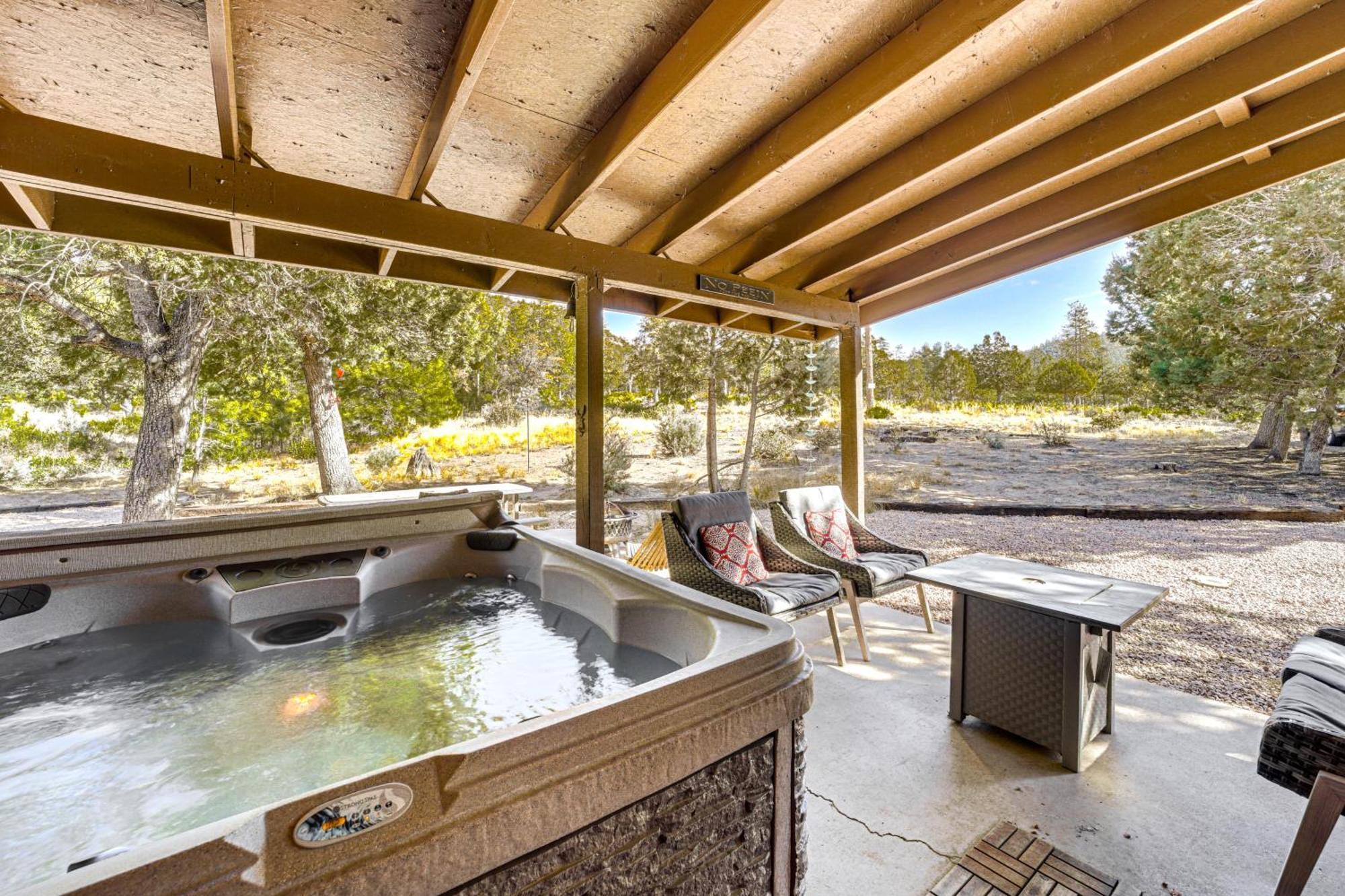 Peaceful Strawberry Cabin Fire Pit And Hot Tub Pine Exterior photo