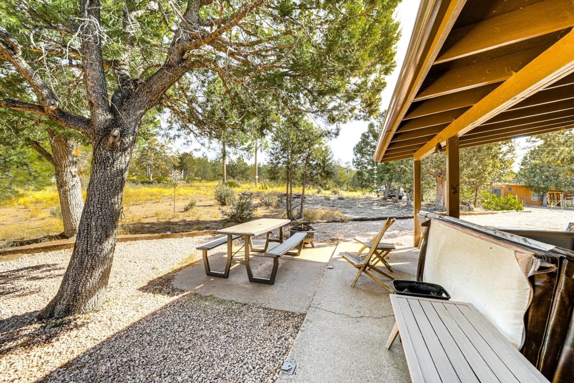 Peaceful Strawberry Cabin Fire Pit And Hot Tub Pine Exterior photo